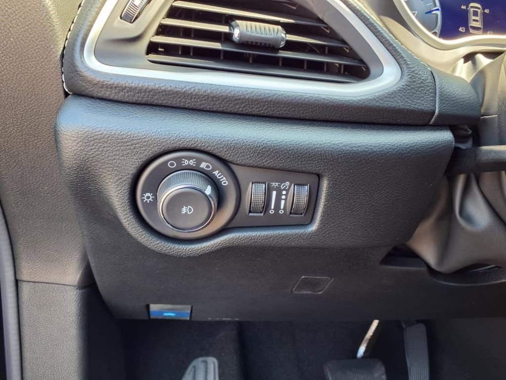 New 2026 Chrysler Pacifica Select image 21