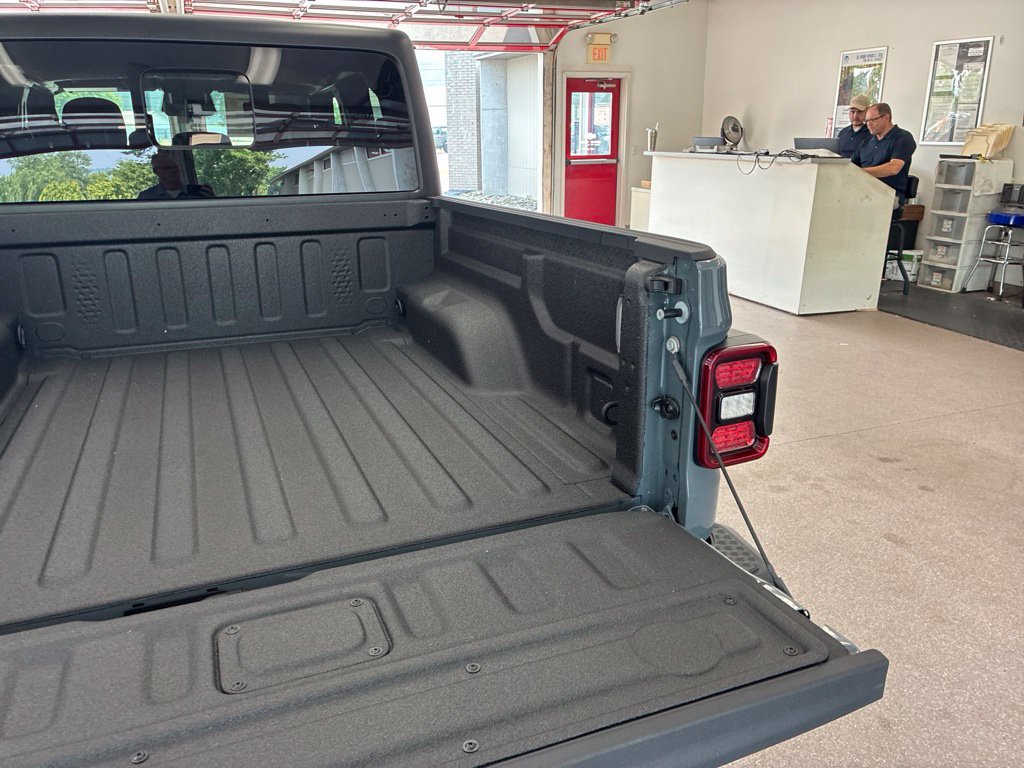 New 2026 Jeep Gladiator Sport AWD/4WD image 23