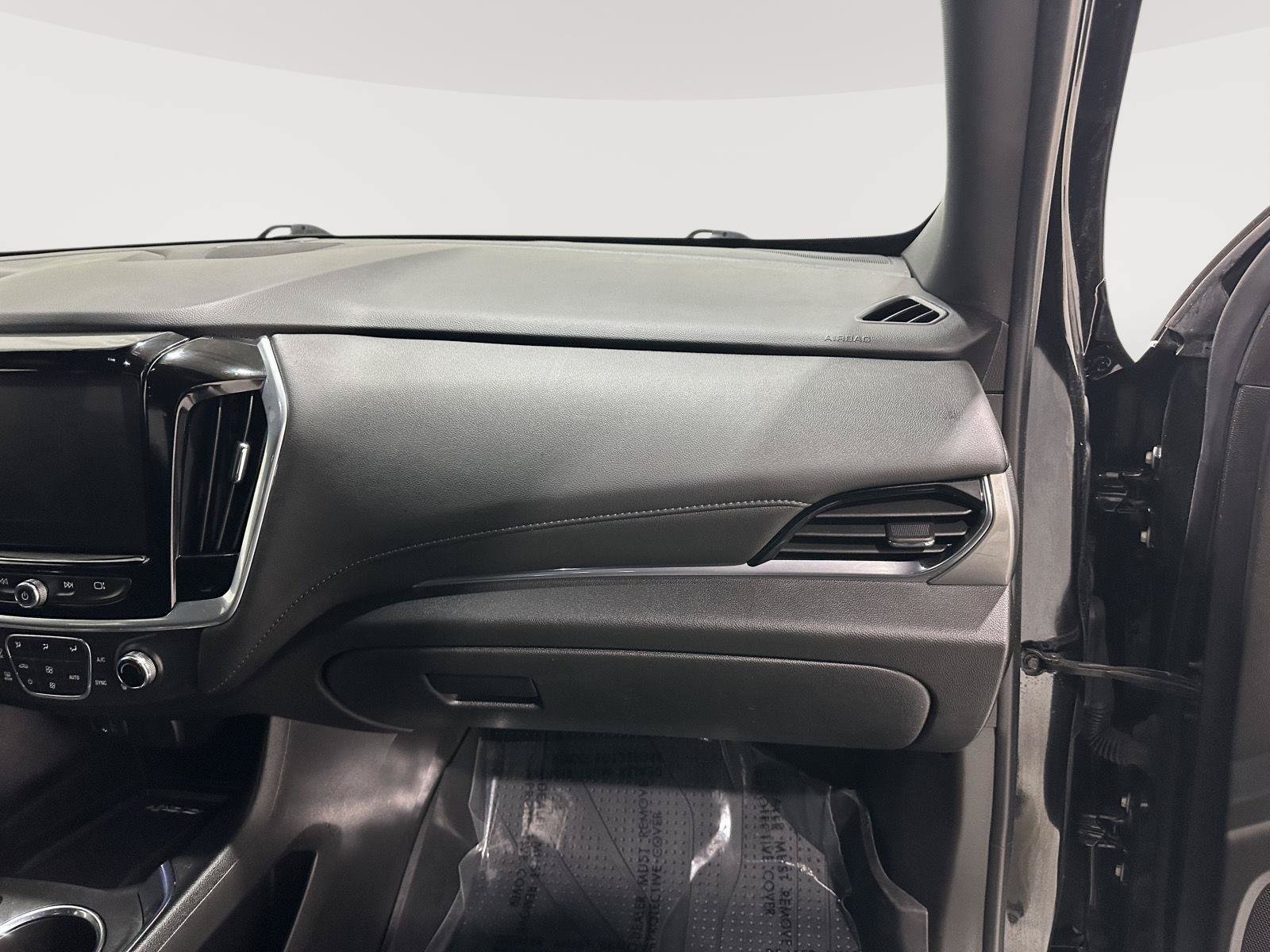 Used 2022 Chevrolet Traverse LT w/ LPO, Floor Liner Package AWD/4WD image 25