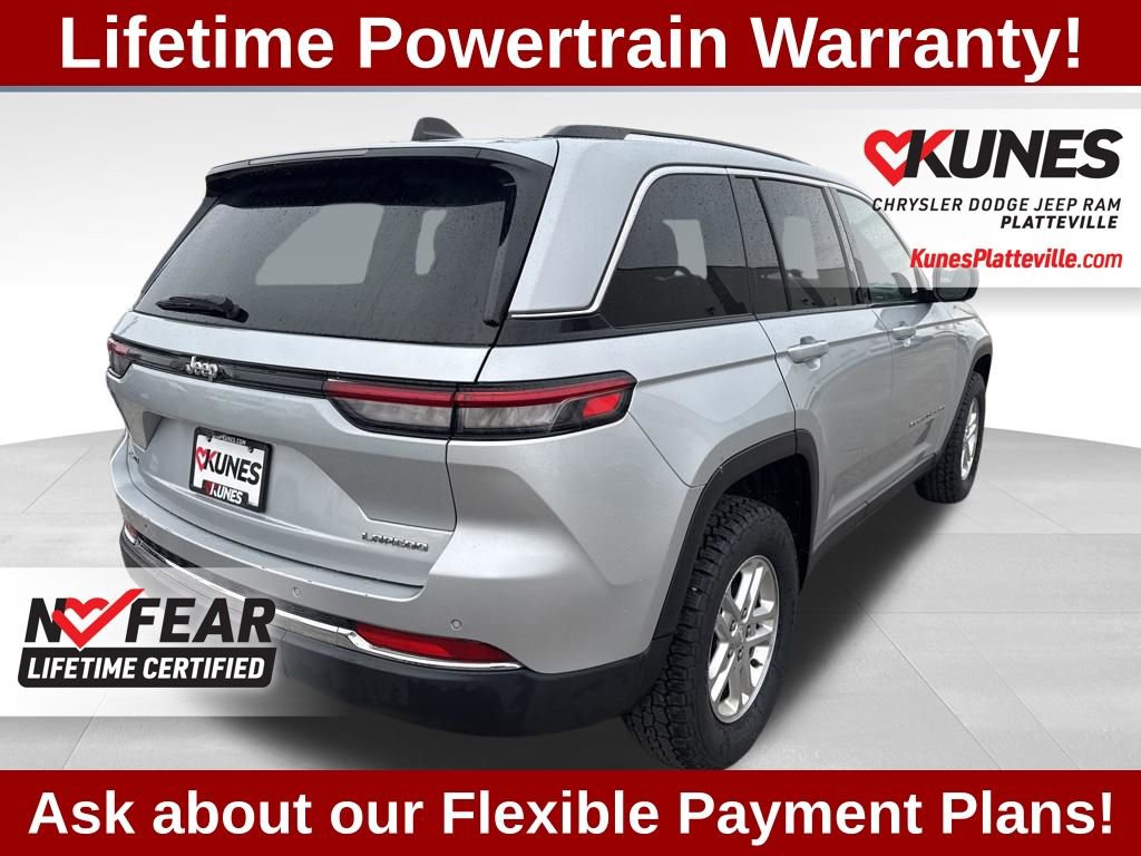 Used 2024 Jeep Grand Cherokee Laredo image 4