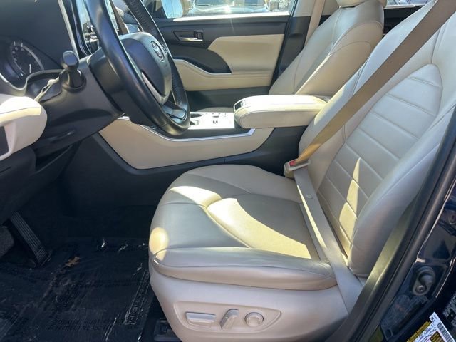 Used 2023 Toyota Highlander XLE image 15