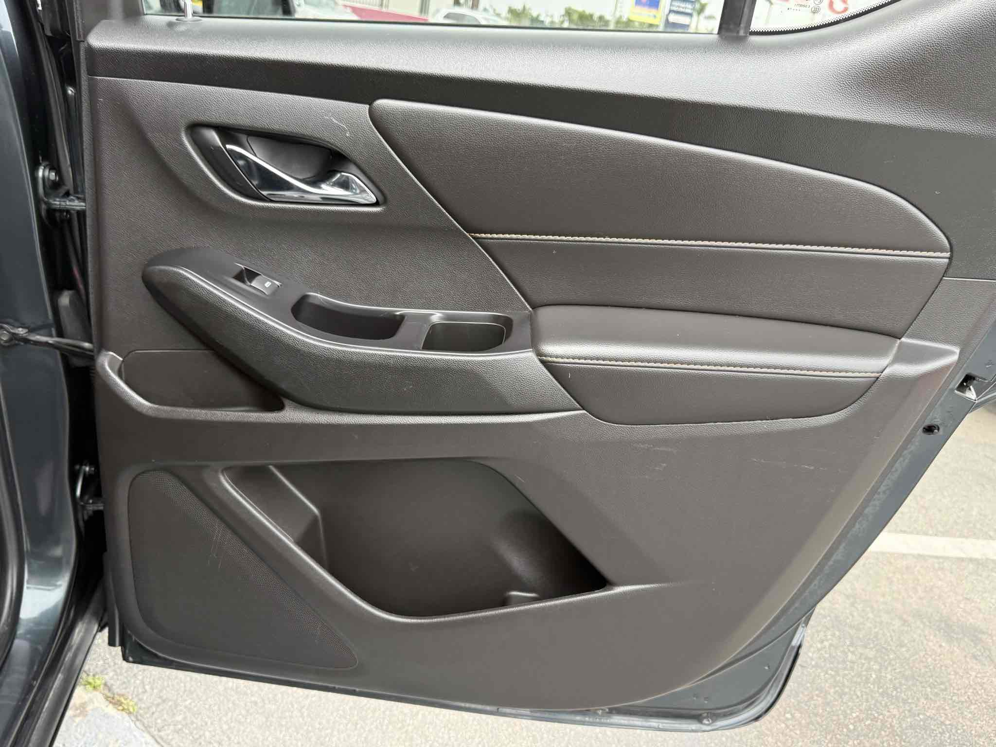 Used 2018 Chevrolet Traverse LT image 37