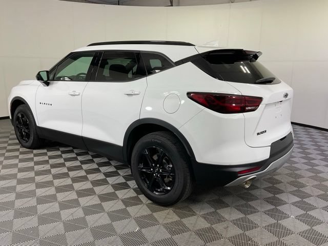 Used 2025 Chevrolet Blazer LT w/ Convenience Package FWD image 4
