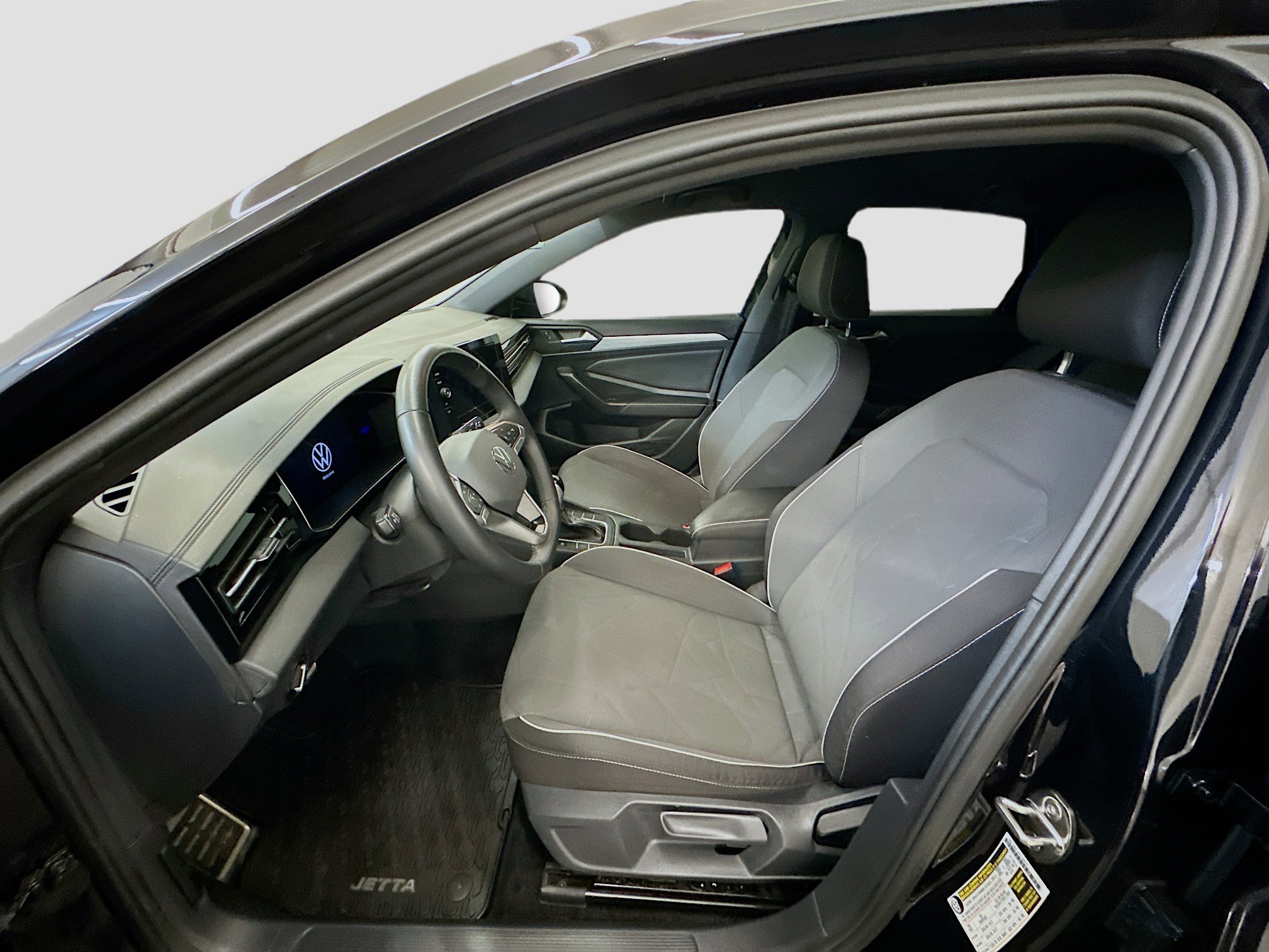 Used 2025 Volkswagen Jetta Sport image 13