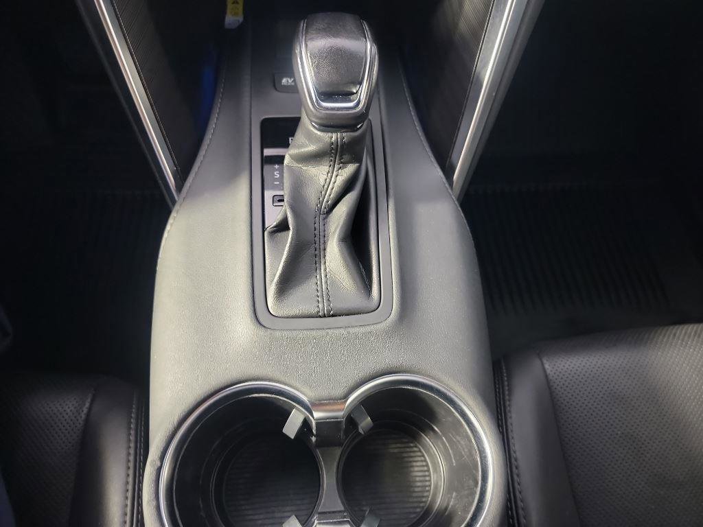 Used 2021 Toyota Venza Limited image 32