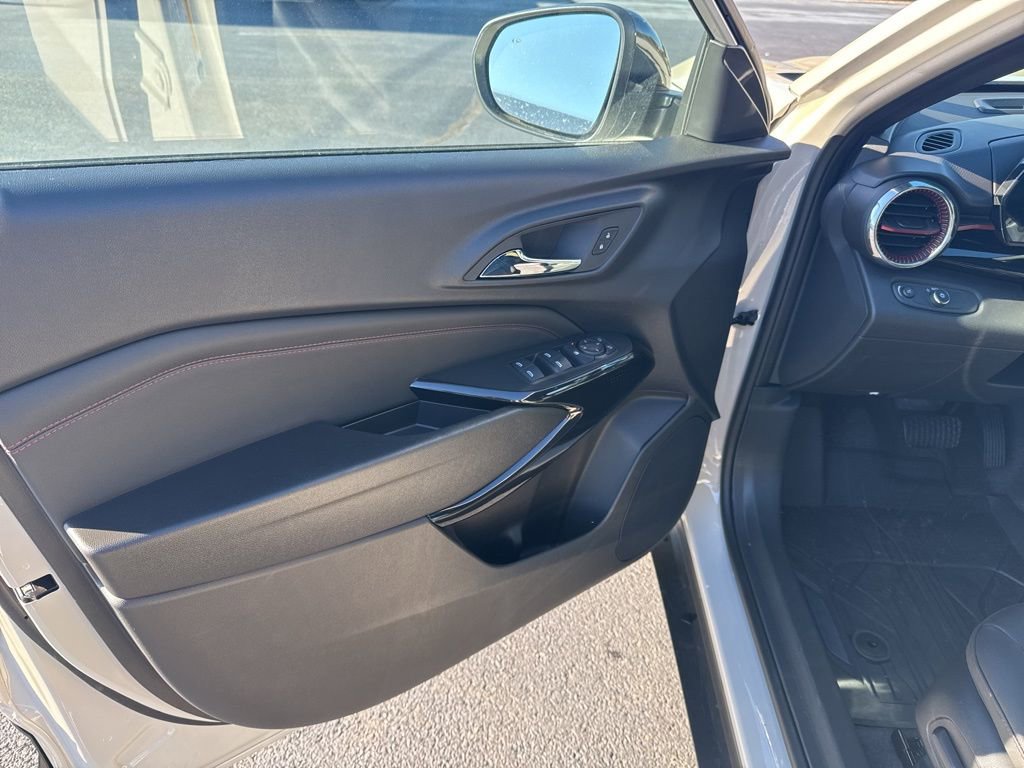 New 2026 Chevrolet Trax RS w/ Sunroof Package image 10