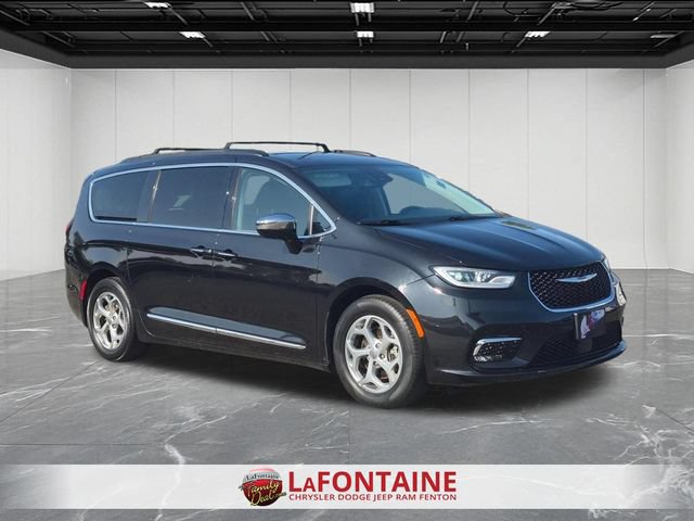 Used 2023 Chrysler Pacifica Limited FWD image 7