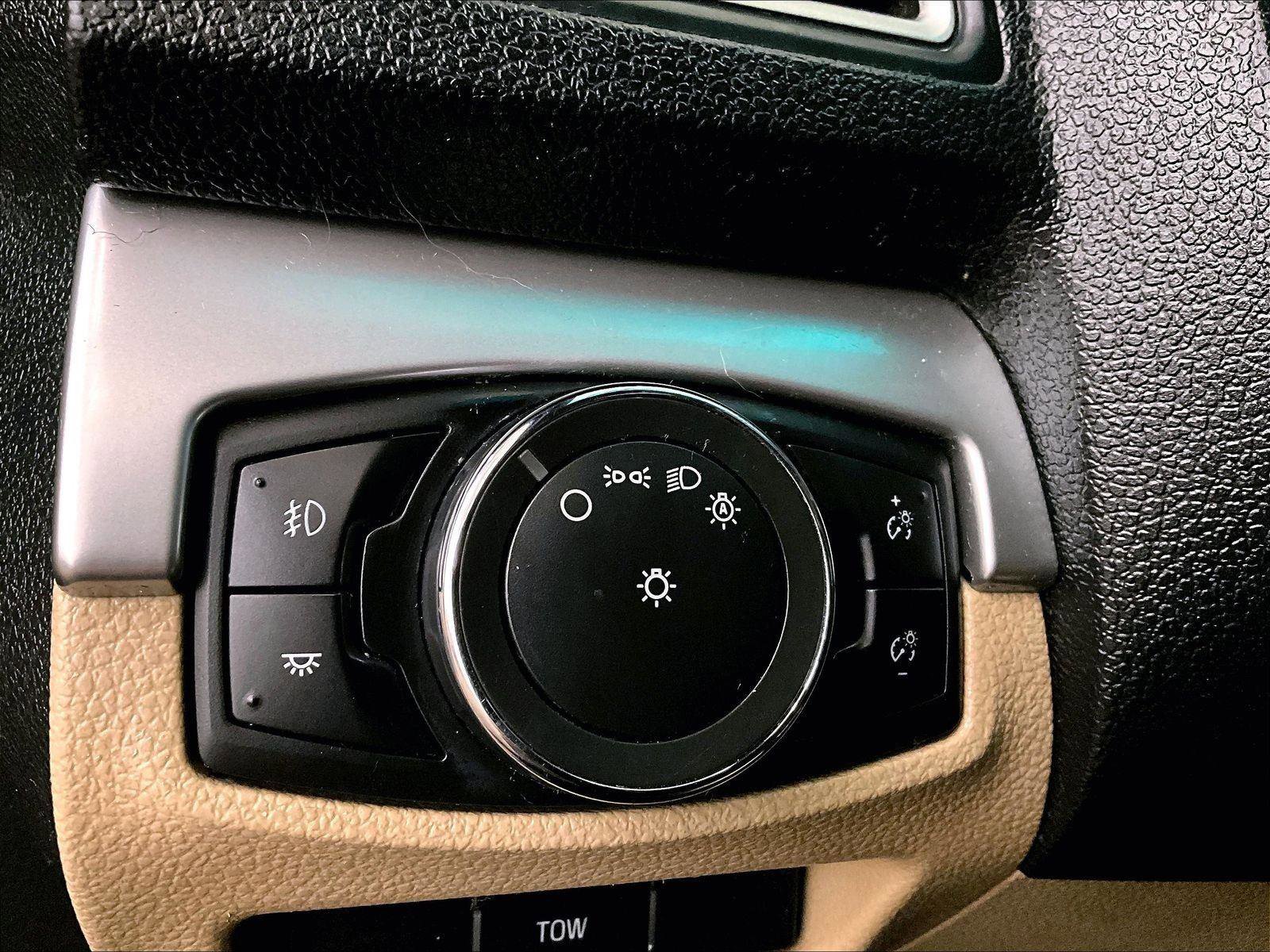 Used 2016 Ford Explorer XLT w/ Equipment Group 201A image 31