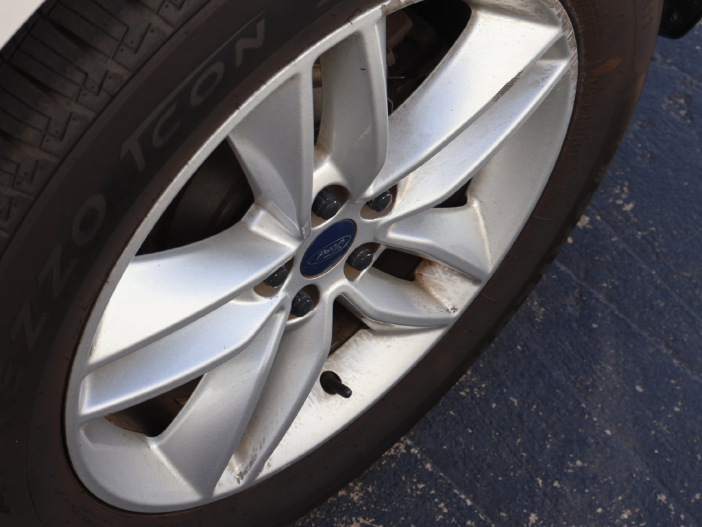 Used 2015 Ford Edge SEL w/ Equipment Group 201A FWD image 26