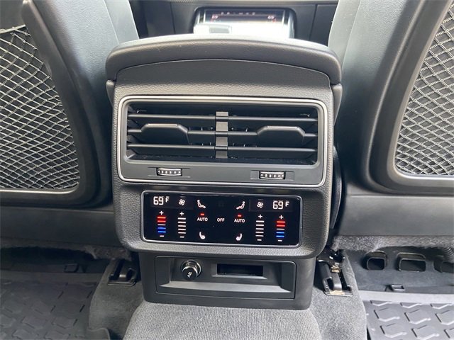 Used 2025 Audi SQ7 Prestige w/ Prestige Package image 32