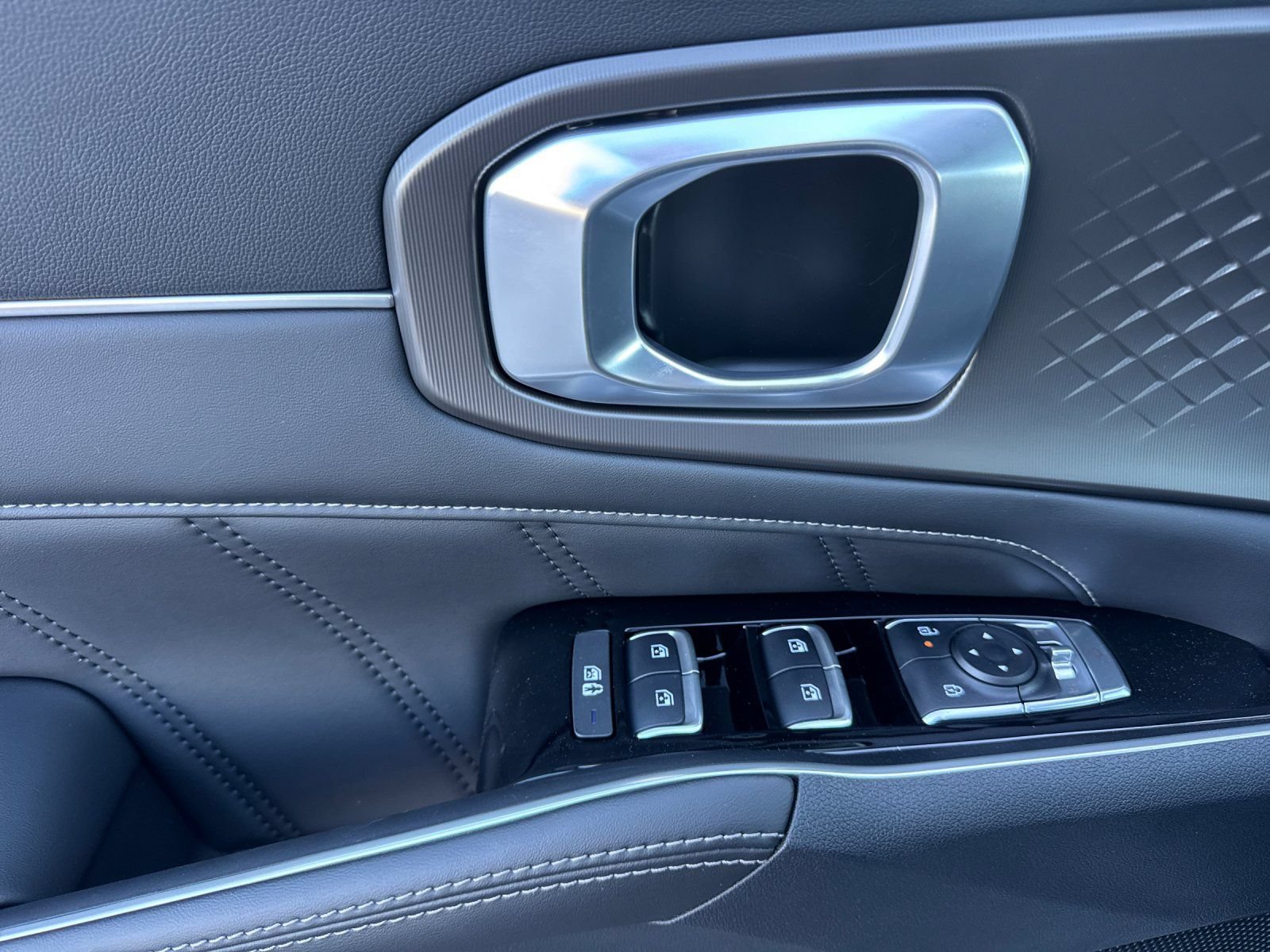 New 2026 Kia Sorento SX FWD image 11