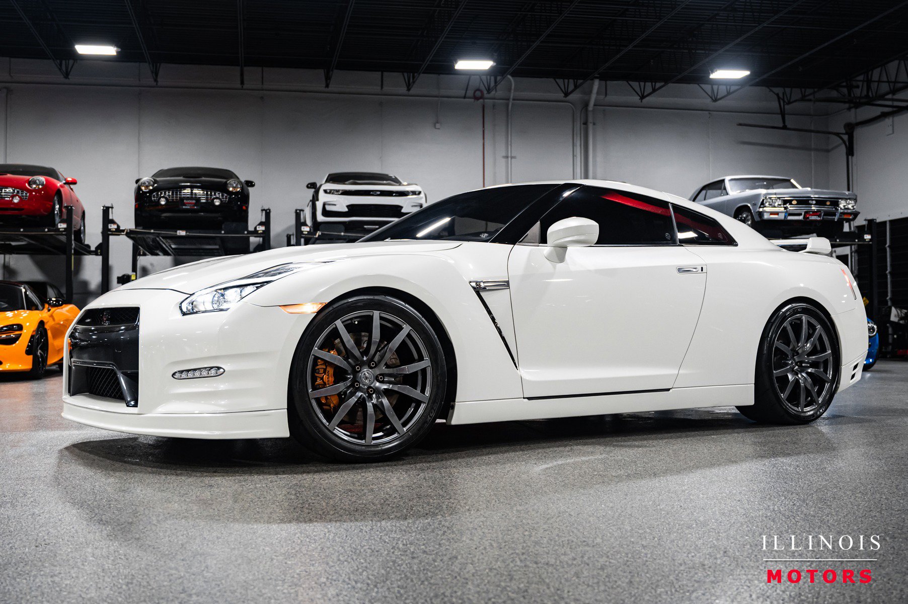 Used 2014 Nissan GT-R Premium image 1