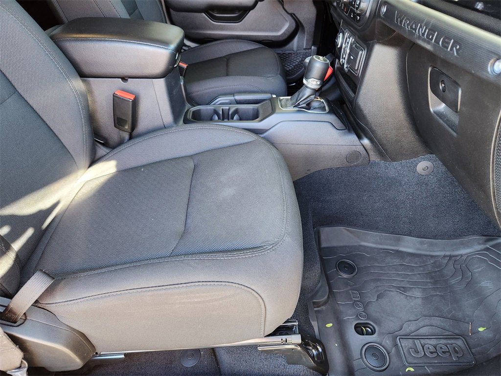 Used 2023 Jeep Wrangler Sport image 12
