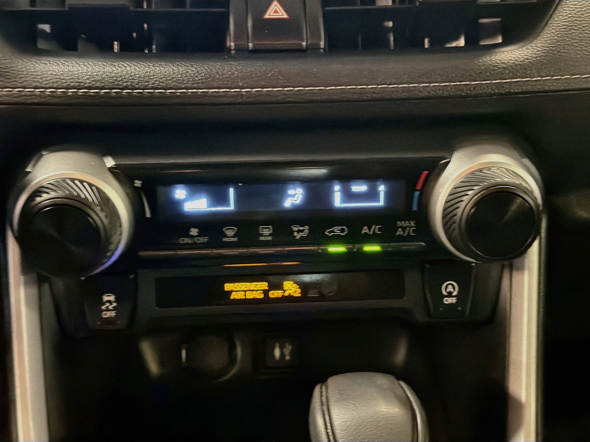 Used 2019 Toyota RAV4 LE AWD/4WD image 22