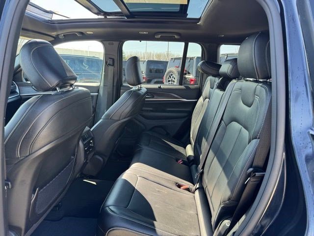 Certified 2024 Jeep Grand Cherokee Limited w/ Luxury Tech Group II image 27