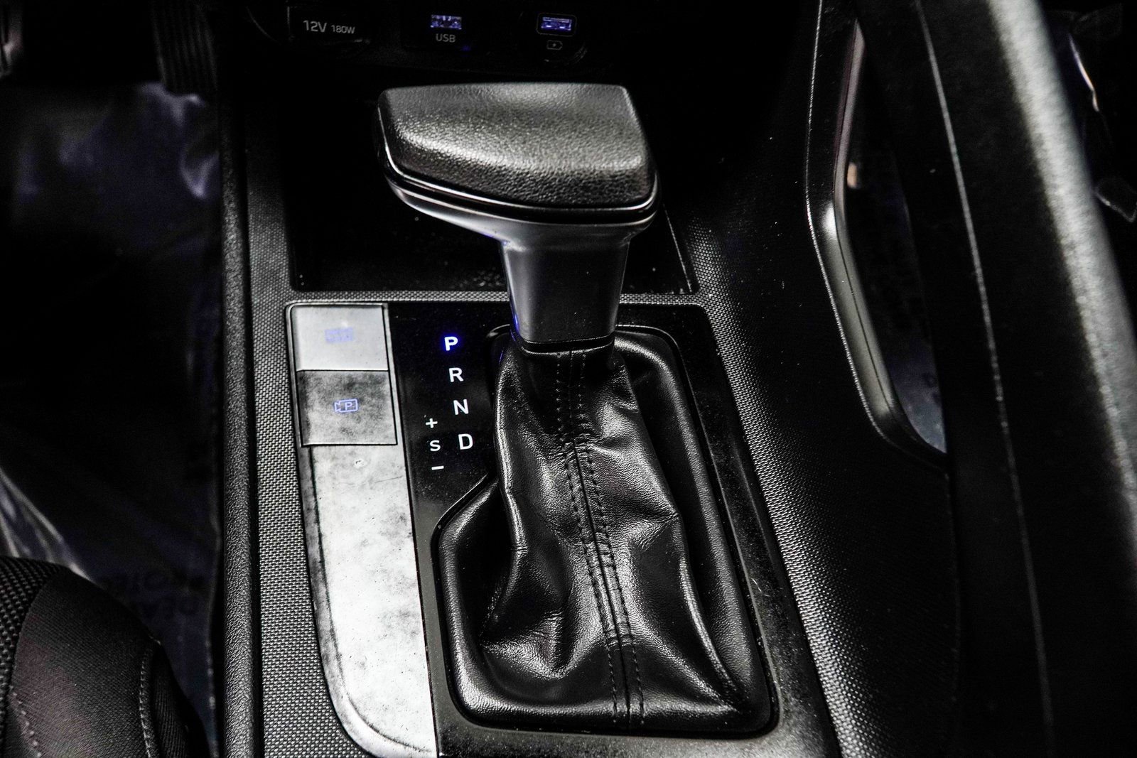 Used 2021 Hyundai Elantra SE image 17