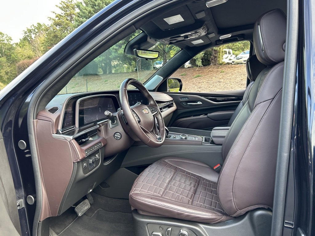 Used 2024 Cadillac Escalade Sport Platinum w/ Heavy-Duty Trailer Package image 40