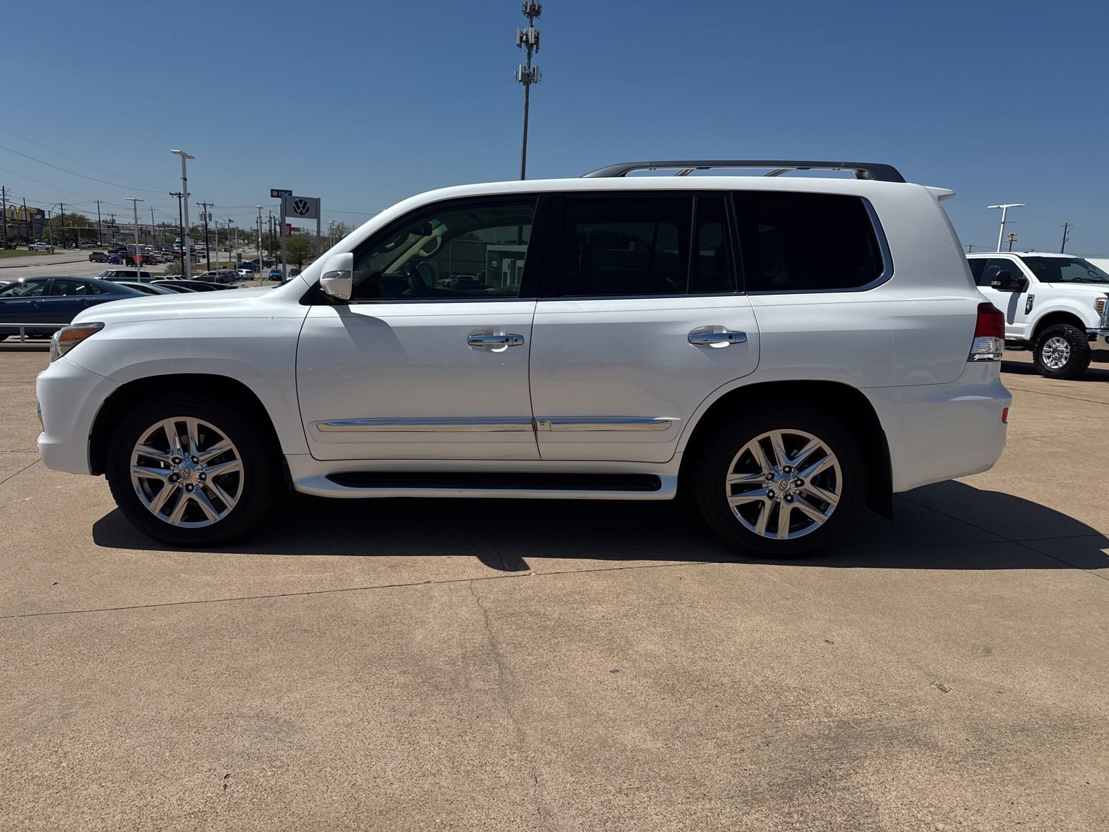 Used 2014 Lexus LX 570 4WD image 4