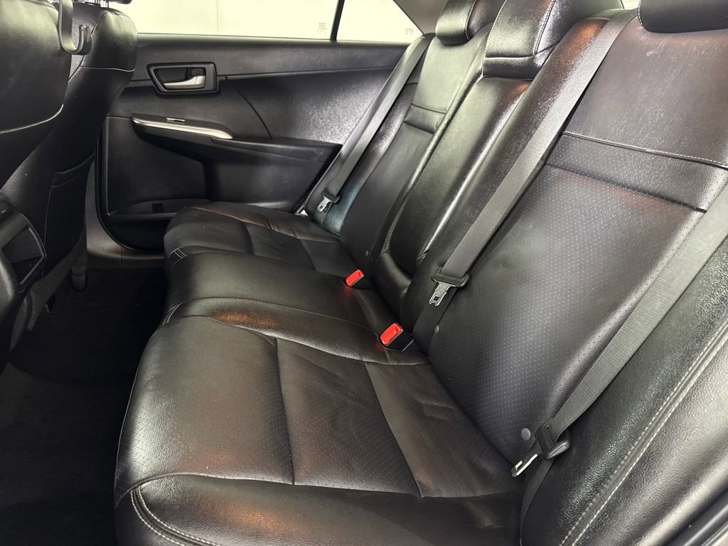 Used 2014 Toyota Camry L image 11