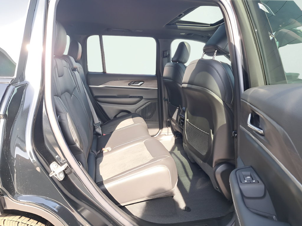 New 2026 Jeep Grand Cherokee Altitude AWD/4WD image 14