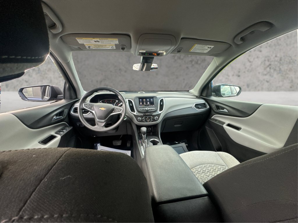 Used 2022 Chevrolet Equinox LS w/ LS Convenience Package FWD image 32