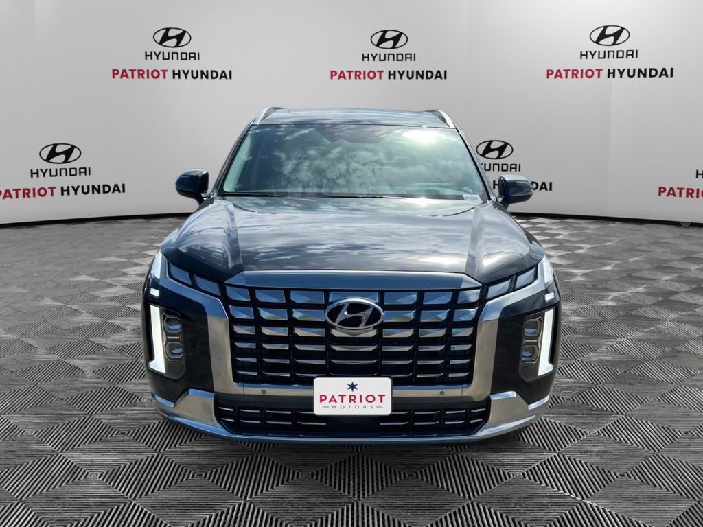 Used 2024 Hyundai Palisade Calligraphy image 2
