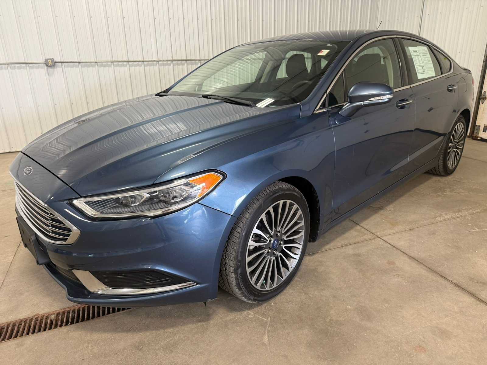 Used 2018 Ford Fusion SE w/ Fusion SE Technology Package FWD image 6