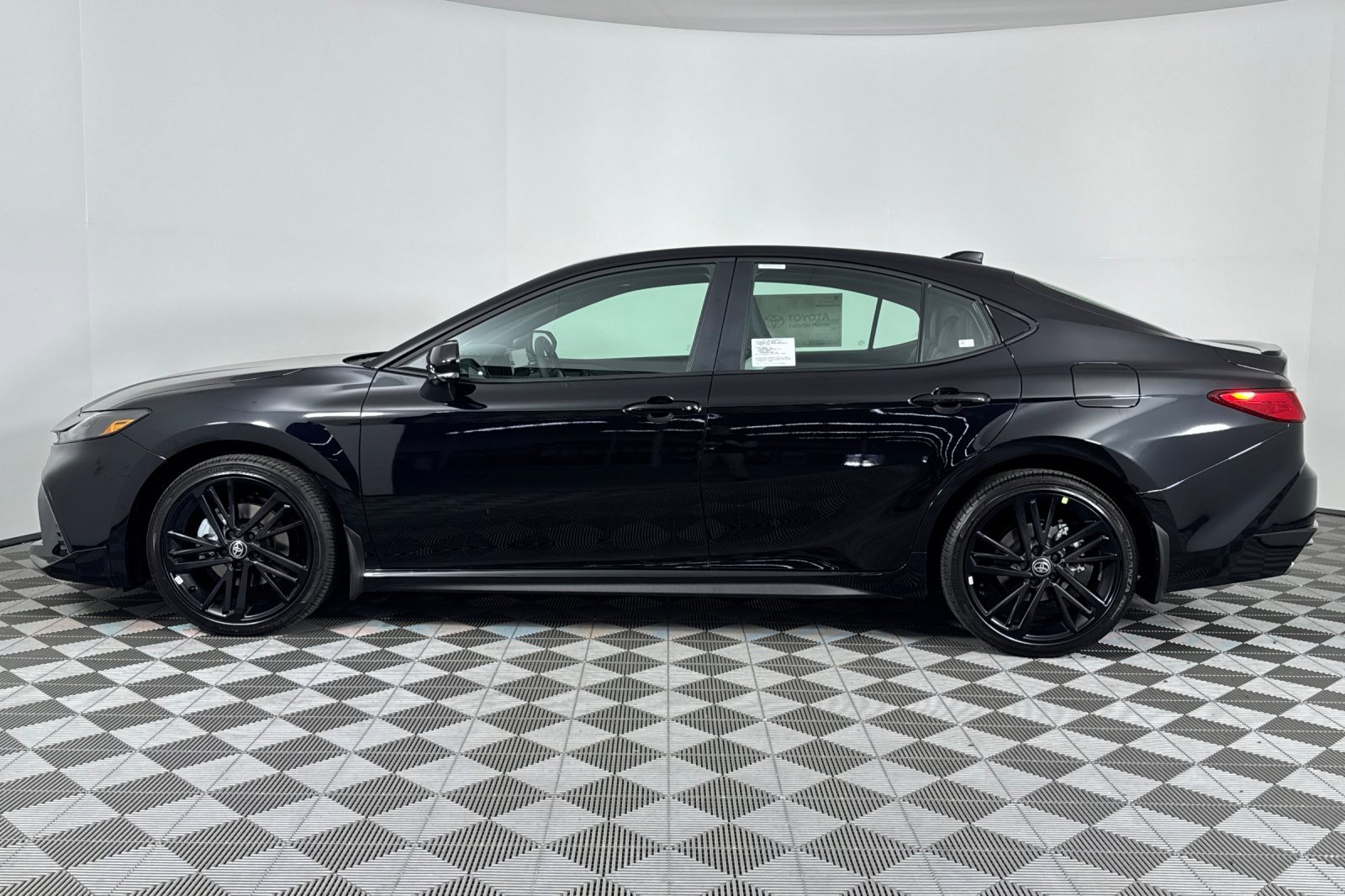 New 2026 Toyota Camry Hybrid image 7