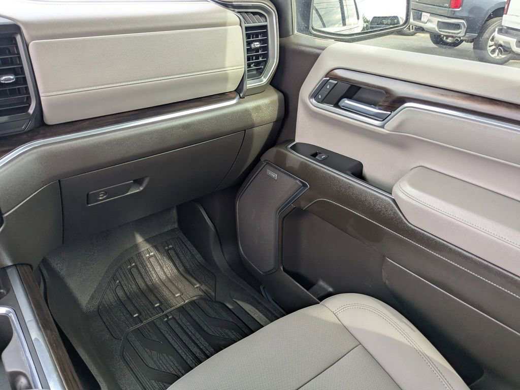 Used 2023 GMC Sierra 1500 SLT w/ SLT Premium Package image 17