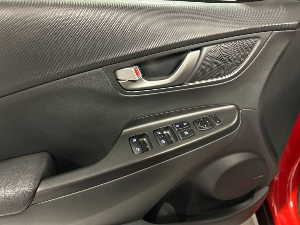 Used 2020 Hyundai Kona Limited image 12