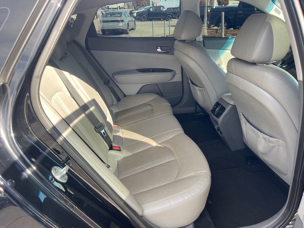 Used 2016 Kia Optima EX image 17