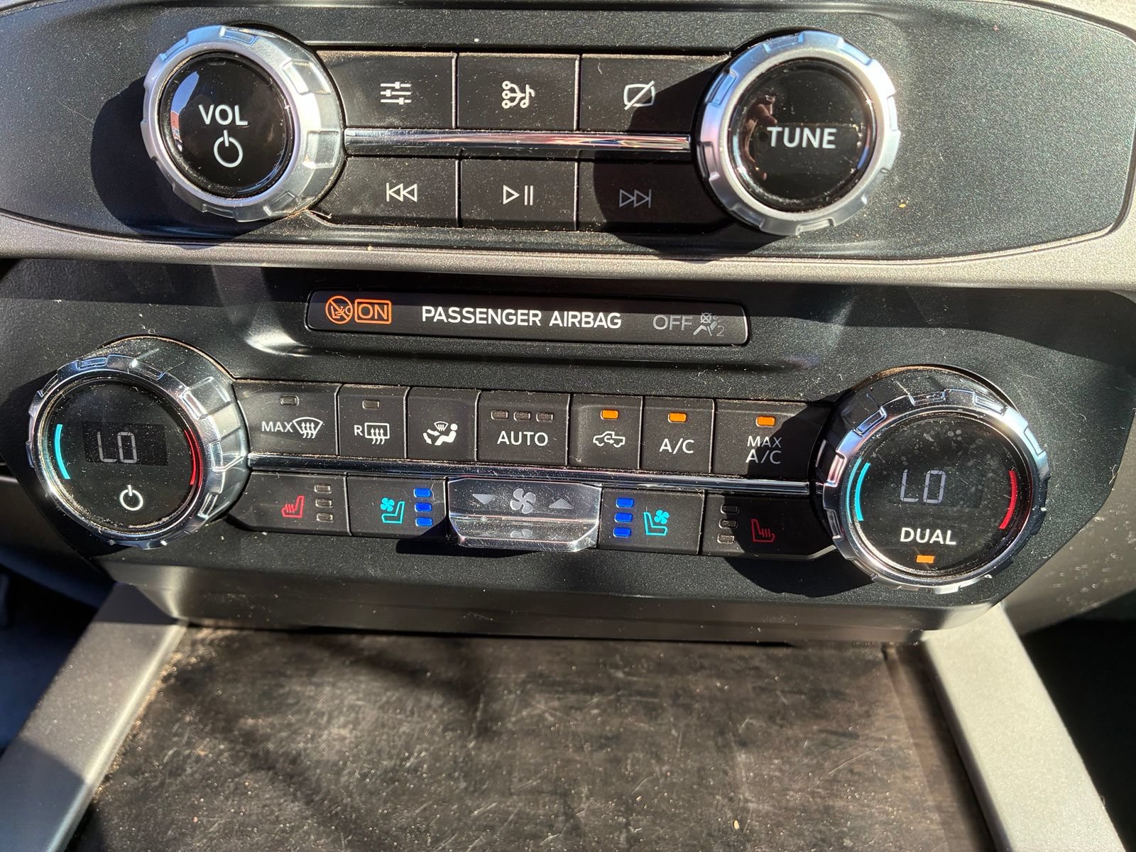 Used 2022 Ford F350 Lariat w/ Lariat Value Package AWD/4WD image 10