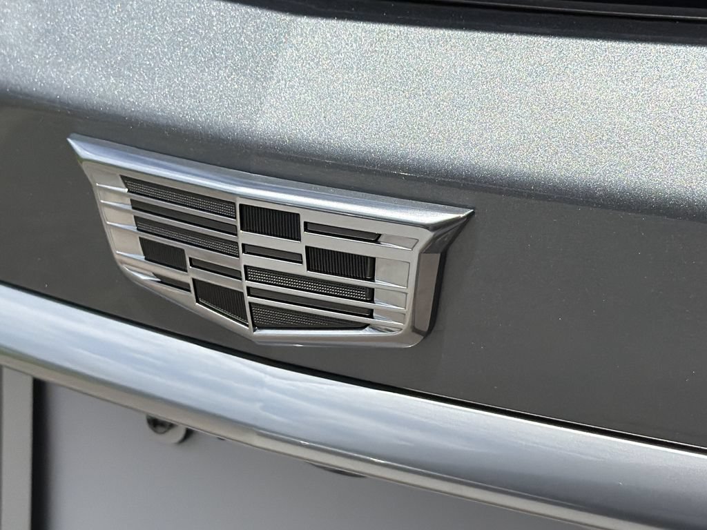 Certified 2025 Cadillac XT6 Luxury FWD image 11