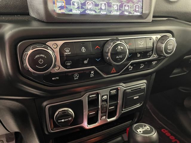 Used 2018 Jeep Wrangler Unlimited Sahara image 9