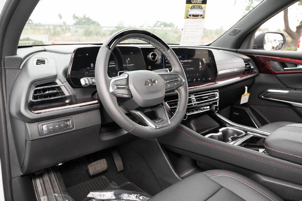 New 2026 Chevrolet Traverse Z71 w/ Enhanced Driving Package AWD/4WD image 14
