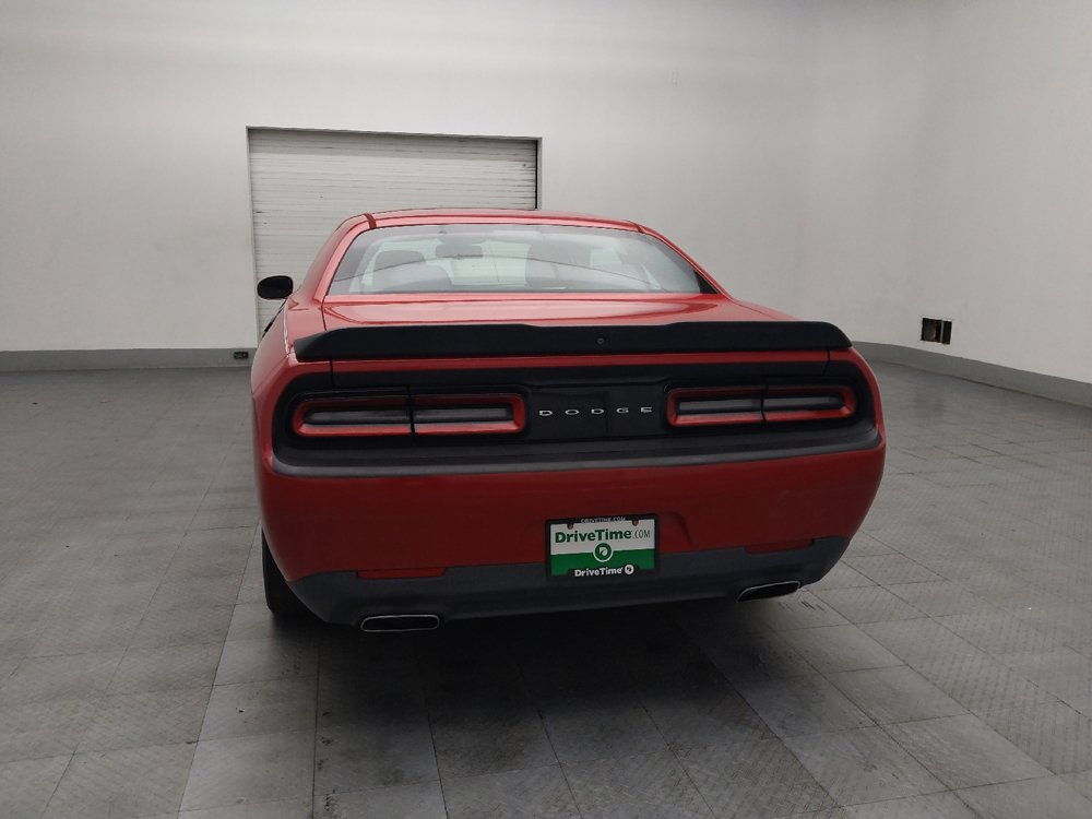 Used 2017 Dodge Challenger SXT image 6