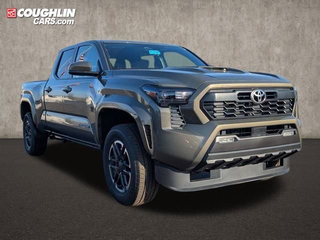 Used 2025 Toyota Tacoma TRD Sport image 1
