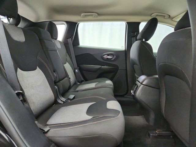Used 2015 Jeep Cherokee Sport w/ Cold Weather Group AWD/4WD image 27