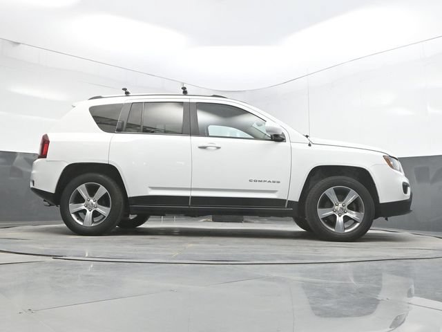 Used 2017 Jeep Compass High Altitude AWD/4WD image 36