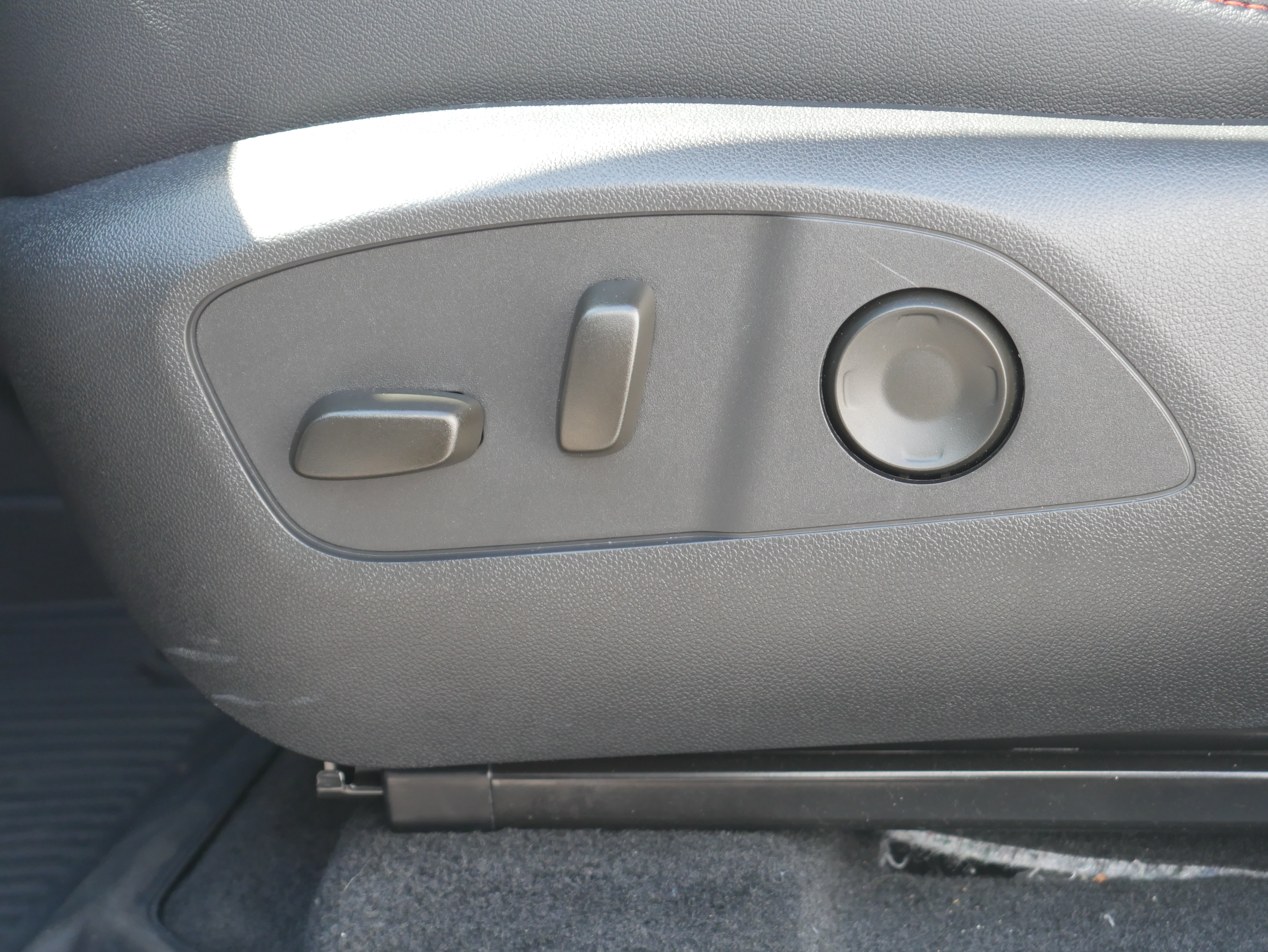 Certified 2026 Chevrolet Traverse RS AWD/4WD image 16
