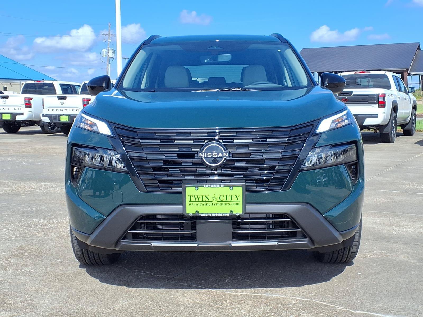 New 2026 Nissan Rogue Dark Armor FWD image 3