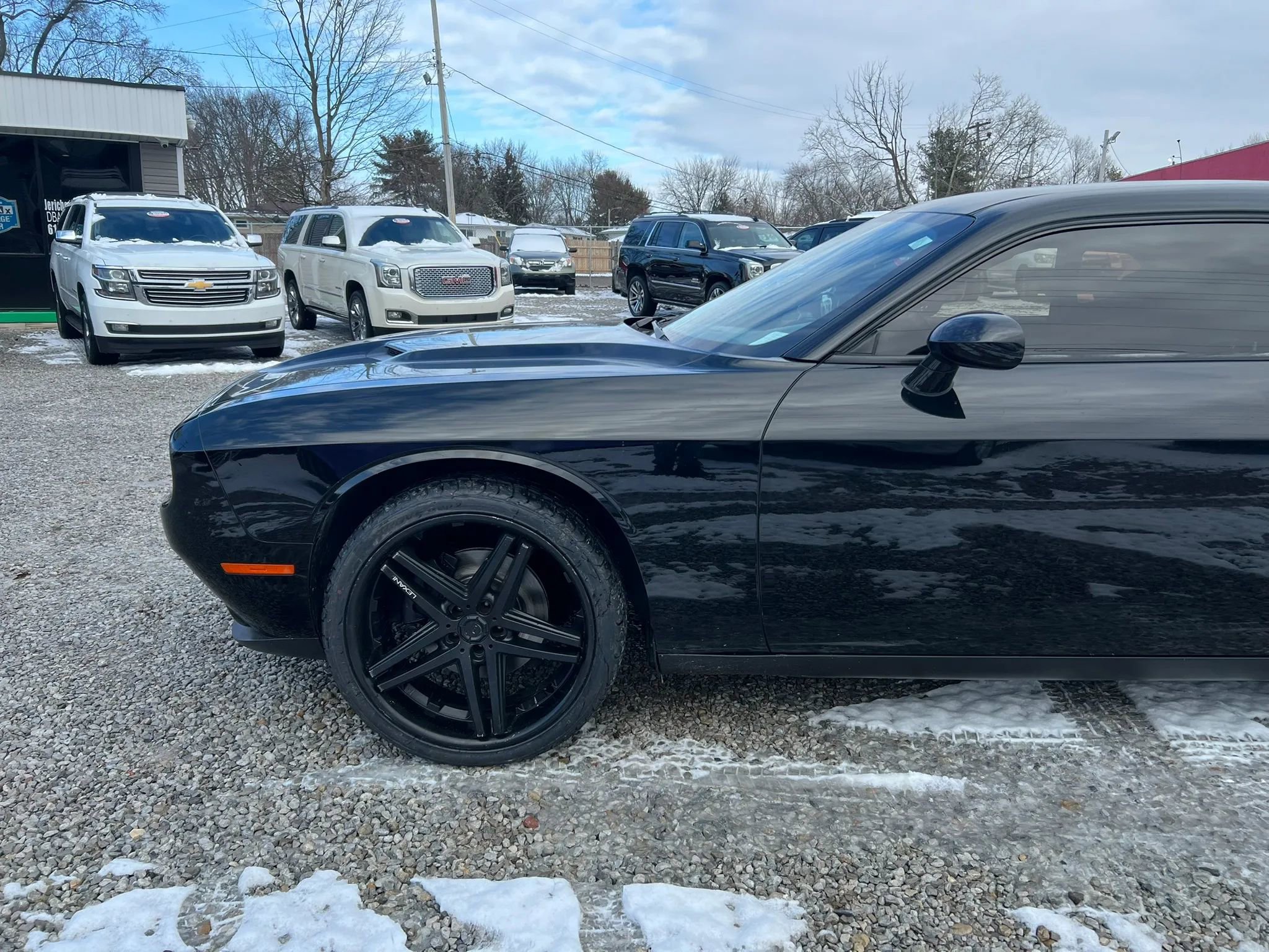 Used 2019 Dodge Challenger SXT image 4