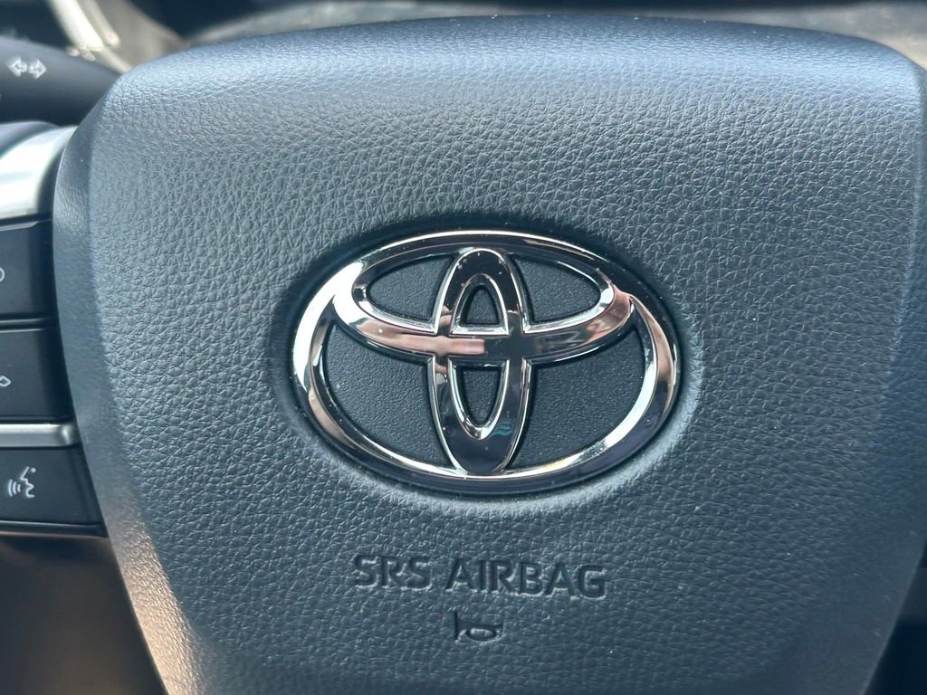 Used 2025 Toyota Highlander XSE AWD/4WD image 40