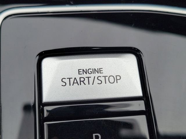 Used 2024 Volkswagen Golf R image 30