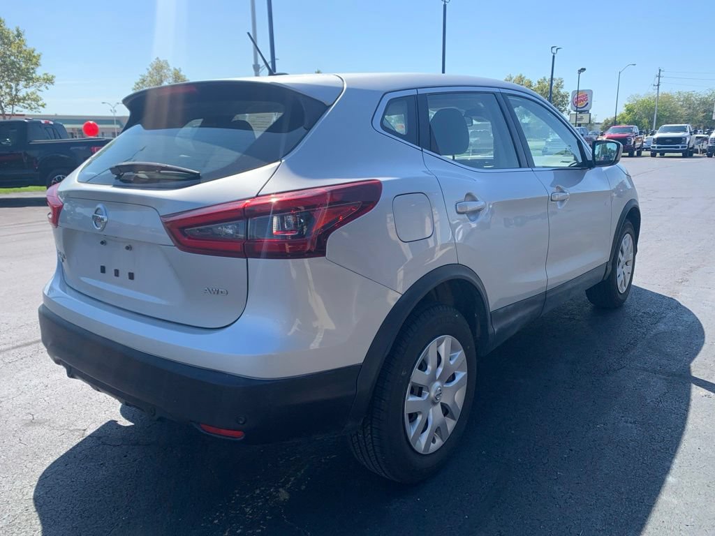 Used 2020 Nissan Rogue Sport S AWD/4WD image 3