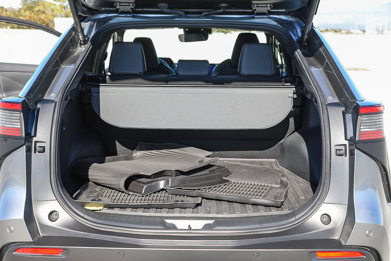 Used 2023 Toyota bZ4X Limited image 25