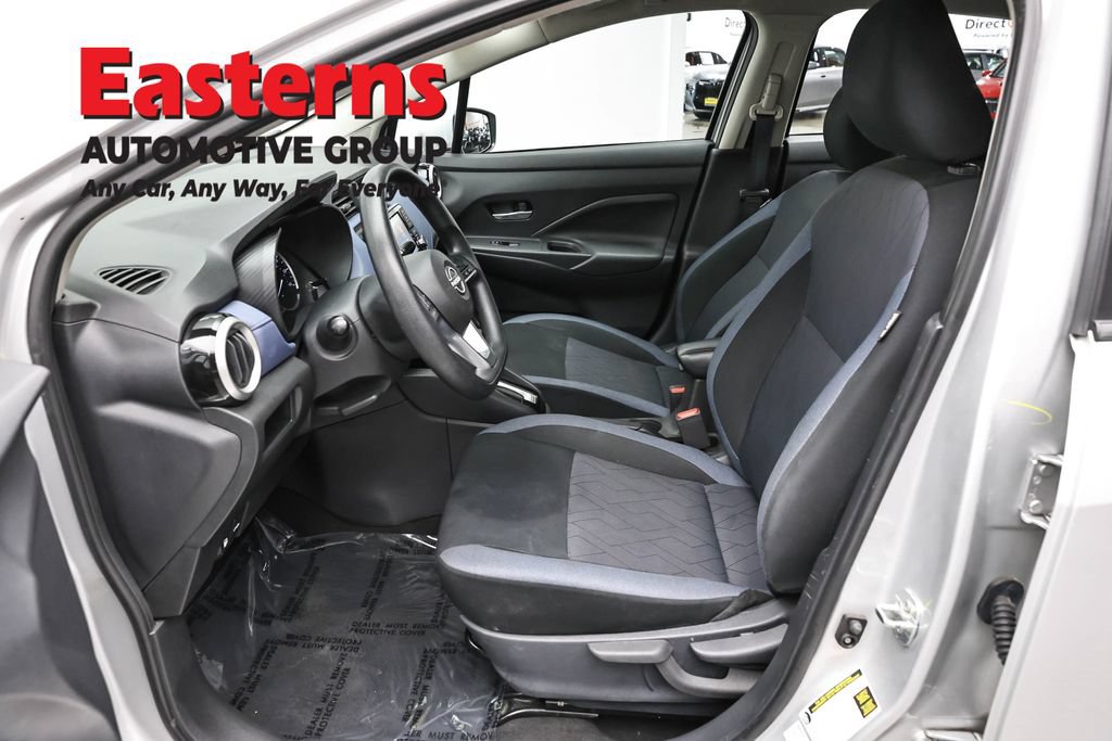 Used 2023 Nissan Versa SV FWD image 14