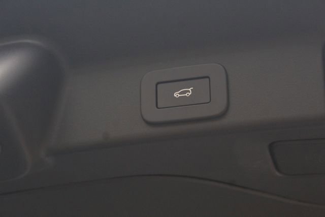 New 2026 Jaguar F-PACE R-Dynamic S image 13