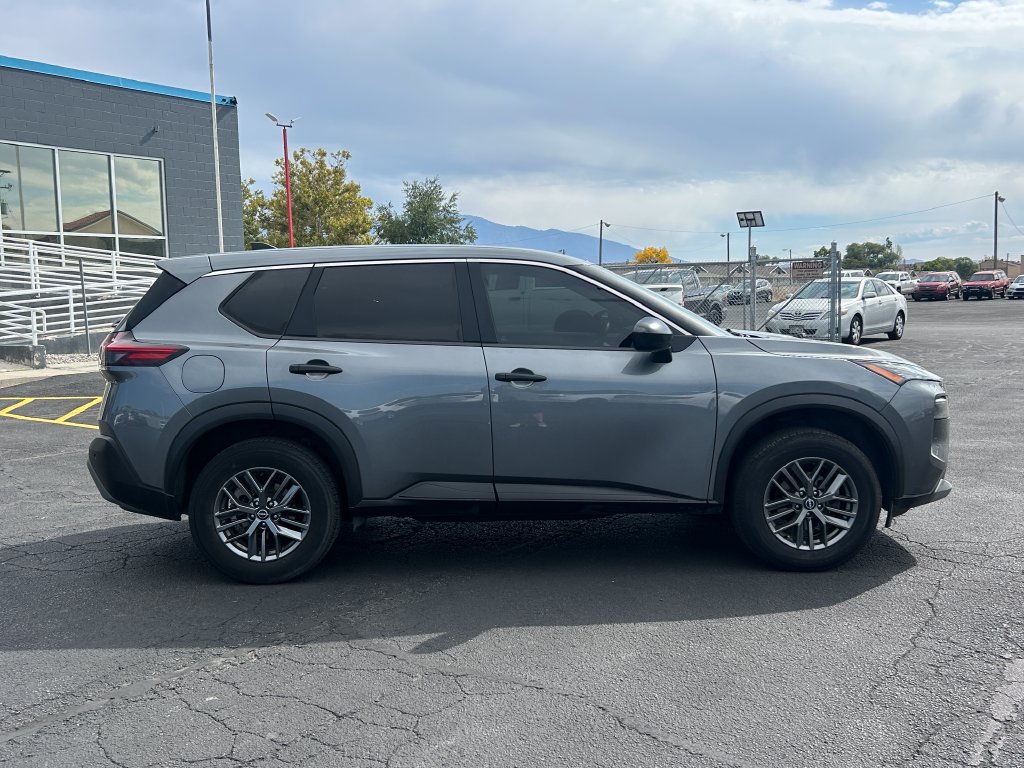 Used 2023 Nissan Rogue S FWD image 2