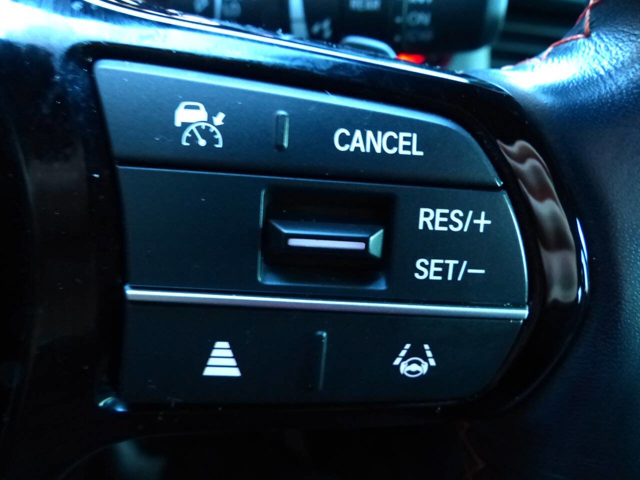 Used 2024 Honda Pilot Sport image 25